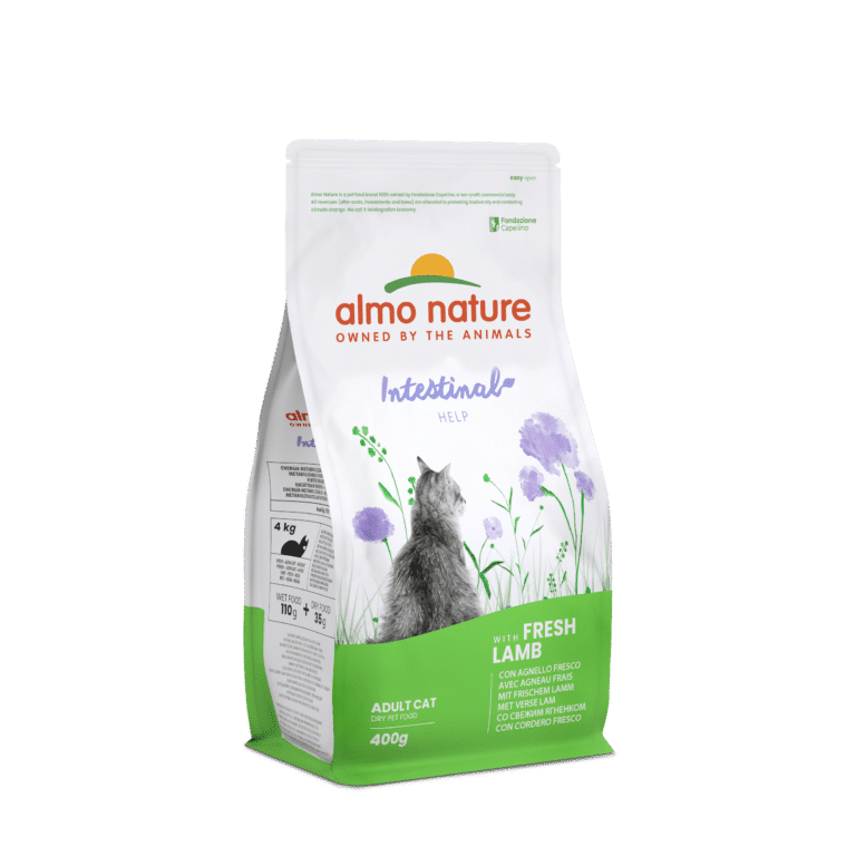 Сухий корм Almo Nature Holistic для дорослих котів з чутливим травленням з ягням