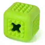 Іграшка для собак Flamingo Foam Dina Cube куб з ароматом м'яти 6,7 см