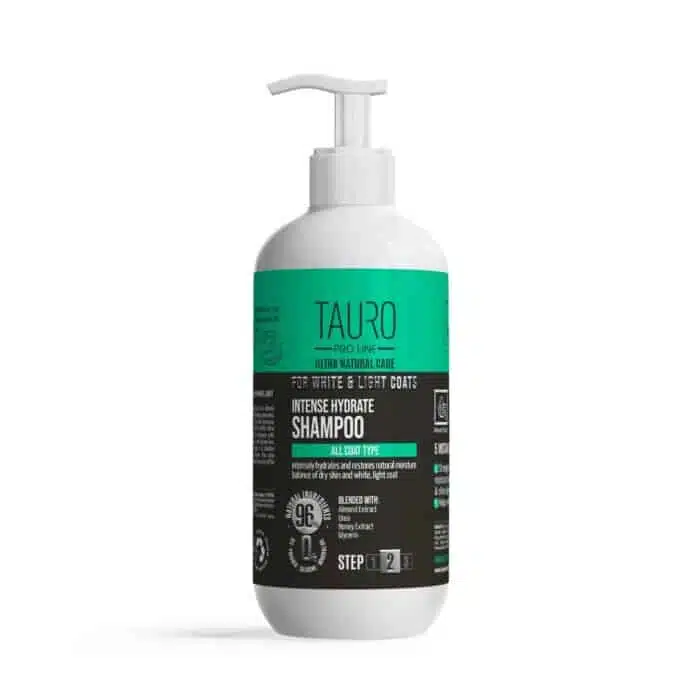 Інтенсивно зволожуючий шампунь для шерсті та шкіри собак і котів білого, світлого забарвлення TAURO PRO LINE Ultra Natural Care