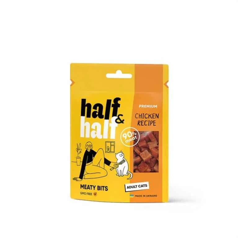 Ласощі Half&Half шматочки з куркою для котів, 50 г
