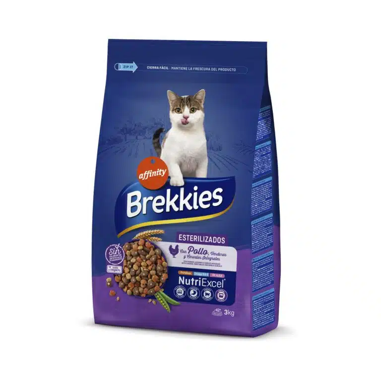 Сухий корм Brekkies Cat Sterilized з куркою для стерилізованих котів