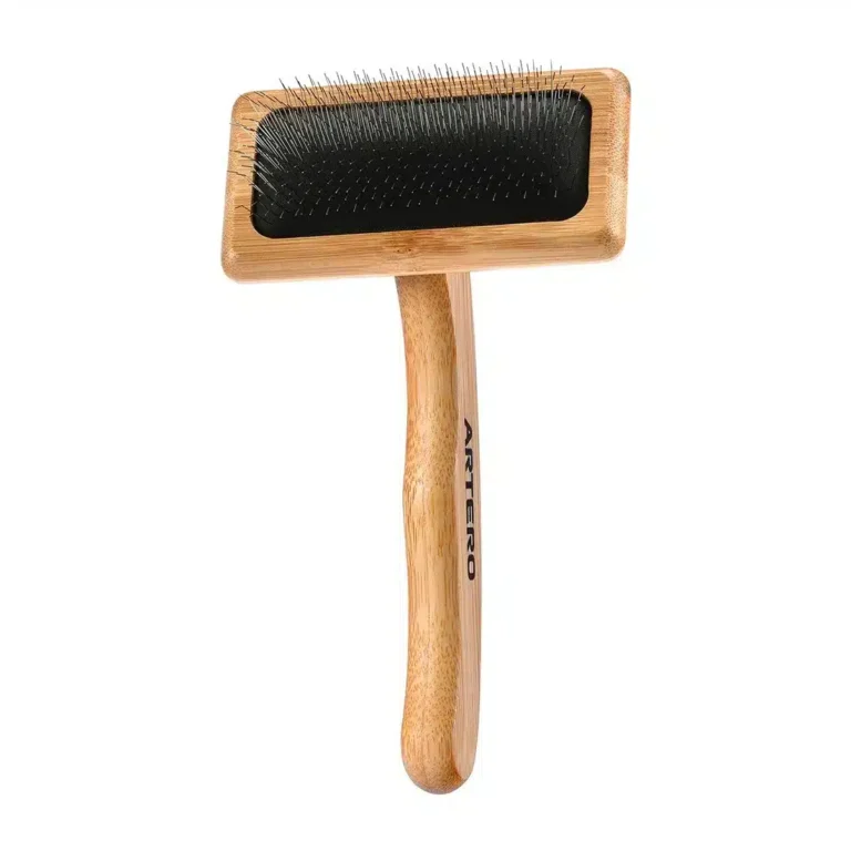 Щітка для видалення підшерстя маленька Artero Nature Collection для тварин, 9х5 см